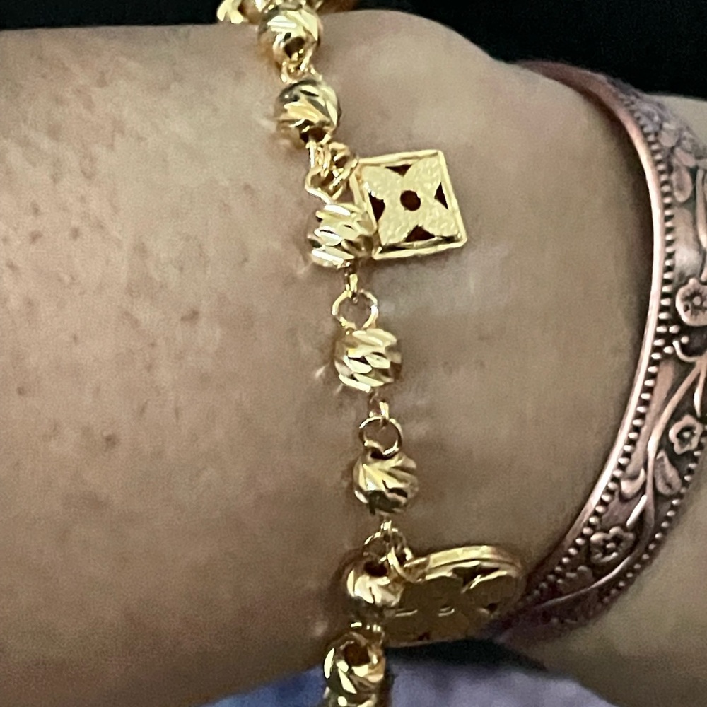 F01 - Gold Charm Link Bracelet for Women - Classic Gold Finish